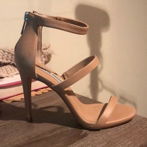 Nude Feelya Steve Madden heels